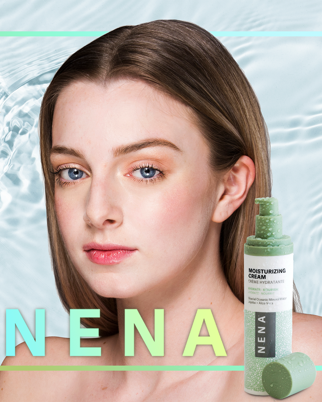 מודל נשי עם קרם לחות ננה על עור הפנים